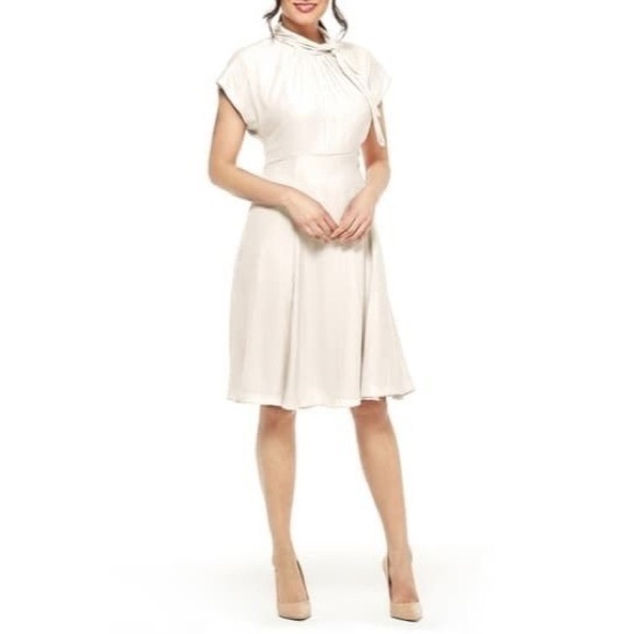 🌻Gal Meets Glam Aimee Neck Tie Trumpet Flare Dress🌻 - Picture 6 of 8